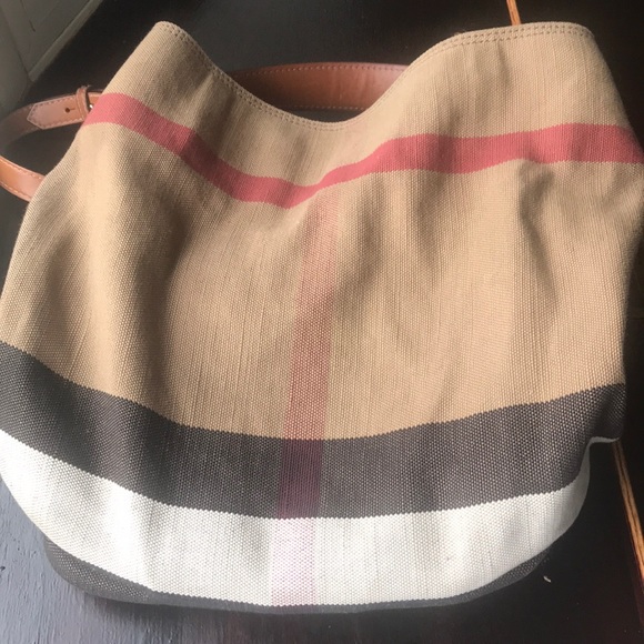 🔴🔴SOLD🔴🔴 Authentic cloth Burberry handbag - Picture 6 of 8